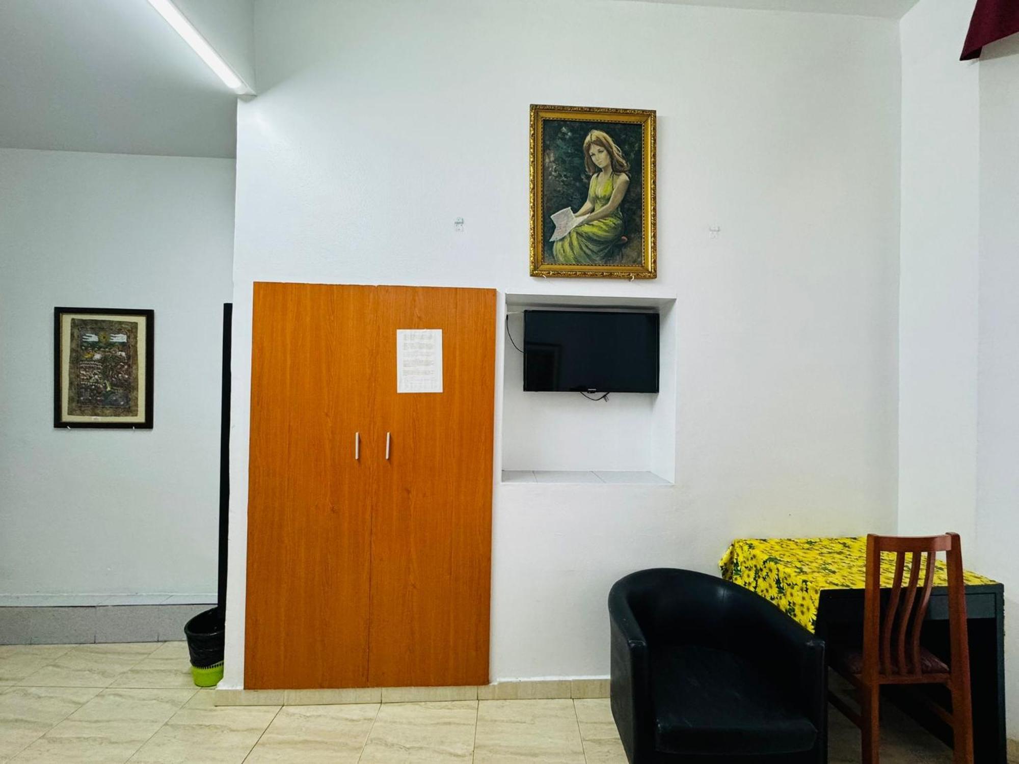 Hostal Mont Thabor Барселона Екстериор снимка