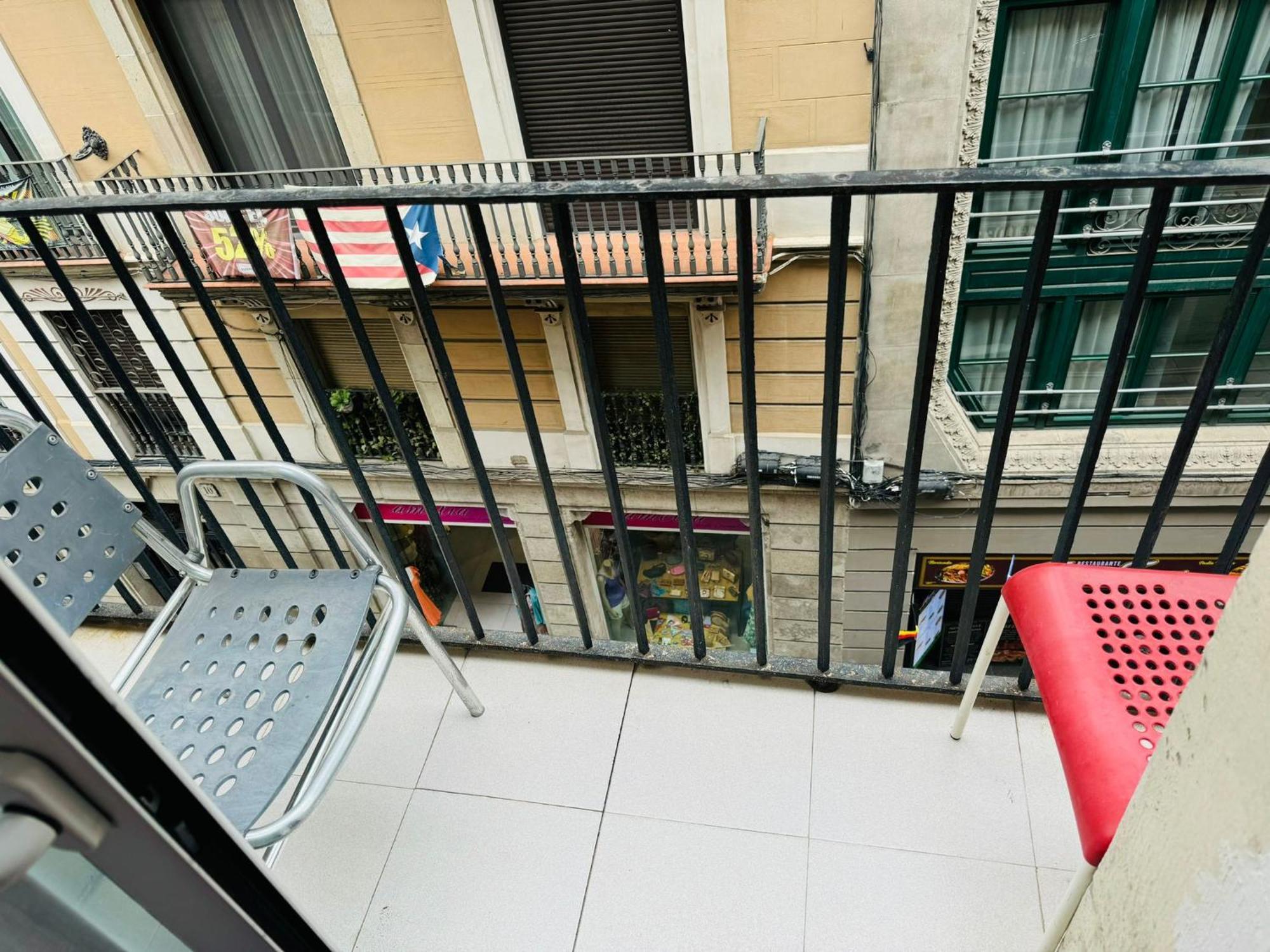 Hostal Mont Thabor Барселона Екстериор снимка